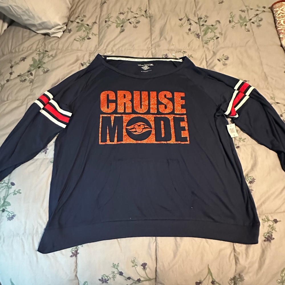 Disney Cruise Line “Cruise Mode” Pullover Pockets Plus 3X Long Sleeve